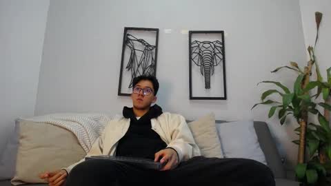 Snapshot of austinreeds chatting on November 2025 11:52:02 AM austinreeds online show from November 2025 11:52:02 AM