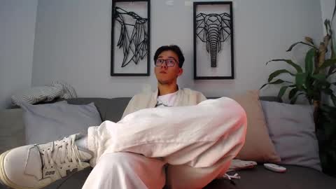 Snapshot of austinreeds chatting on November 2025 03:23:02 PM austinreeds online show from November 2025 03:23:02 PM