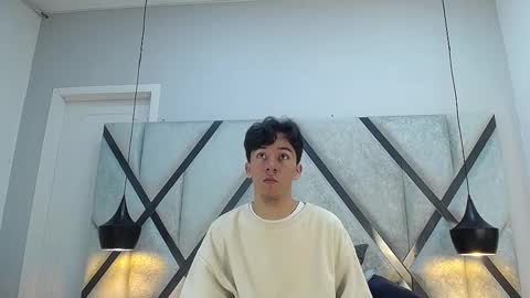 Snapshot of austinreeds chatting on November 2025 12:05:02 PM austinreeds online show from November 2025 12:05:02 PM