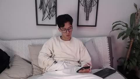 Snapshot of austinreeds chatting on November 2025 12:16:01 PM austinreeds online show from November 2025 12:16:01 PM