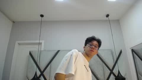 Snapshot of austinreeds chatting on November 2025 12:17:01 PM austinreeds online show from November 2025 12:17:01 PM