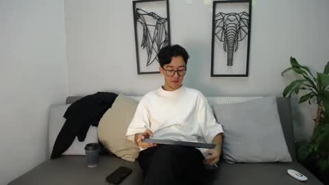 Snapshot of austinreeds chatting on November 2025 12:07:01 PM austinreeds online show from November 2025 12:07:01 PM