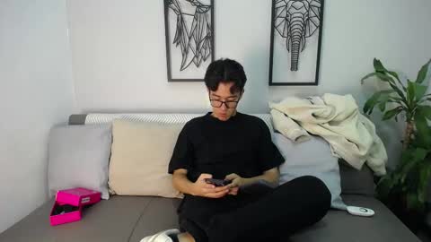 Snapshot of austinreeds chatting on November 2025 12:19:02 PM austinreeds online show from November 2025 12:19:02 PM