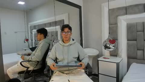 Snapshot of austinreeds chatting on February 2026 12:24:02 PM austinreeds online show from February 2026 12:24:02 PM