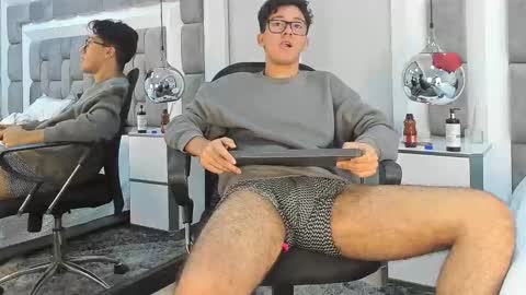 Snapshot of austinreeds chatting on February 2026 03:43:01 PM austinreeds online show from February 2026 03:43:01 PM