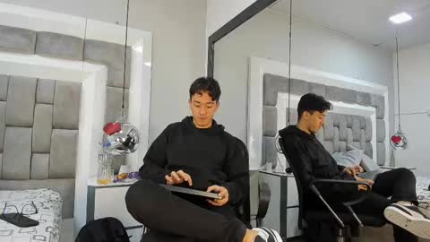 Snapshot of austinreeds chatting on February 2026 12:48:02 PM austinreeds online show from February 2026 12:48:02 PM