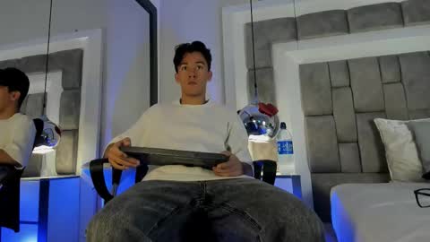 Snapshot of austinreeds chatting on March 2026 12:01:02 PM austinreeds online show from March 2026 12:01:02 PM