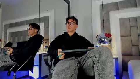 Snapshot of austinreeds chatting on March 2026 12:12:02 PM austinreeds online show from March 2026 12:12:02 PM