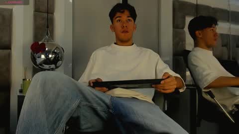 Snapshot of austinreeds chatting on March 2026 12:42:02 PM austinreeds online show from March 2026 12:42:02 PM