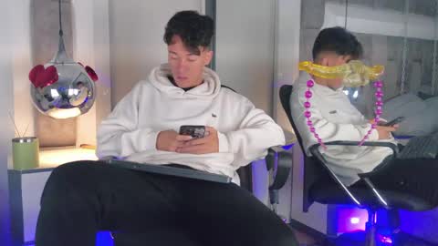 Snapshot of austinreeds chatting on April 2026 02:06:01 PM austinreeds online show from April 2026 02:06:01 PM