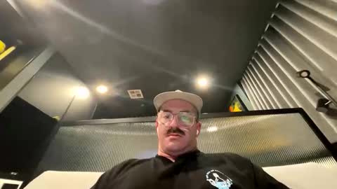 austintoner85 online show from October 2025 09:30:01 AM