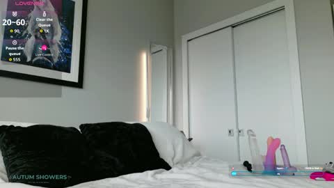 Autum Showers online show from April 2026 10:18:01 PM