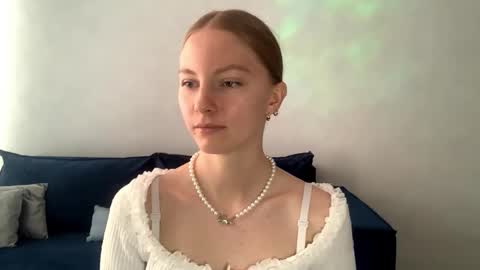 Snapshot of autumnroginson chatting on September 2025 07:30:02 AM Annie online show from September 2025 07:30:02 AM