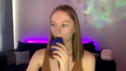 Snapshot of autumnroginson chatting on September 2025 12:59:02 PM Annie online show from September 2025 12:59:02 PM