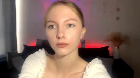 Snapshot of autumnroginson chatting on September 2025 12:51:01 PM Annie online show from September 2025 12:51:01 PM