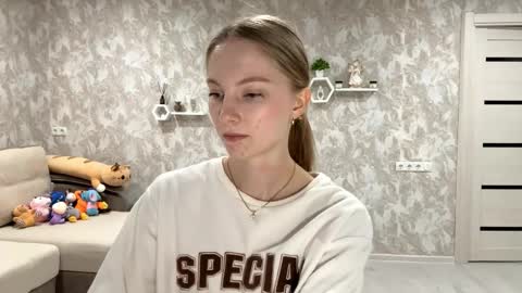 Snapshot of autumnroginson chatting on October 2025 03:20:02 PM Annie online show from October 2025 03:20:02 PM