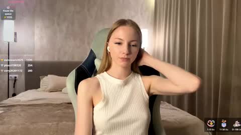 Snapshot of autumnroginson chatting on November 2025 04:09:02 PM Annie online show from November 2025 04:09:02 PM