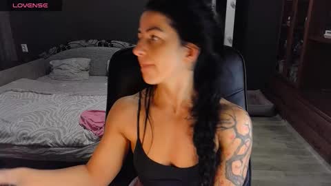 Ava online show from November 2025 11:43:02 AM