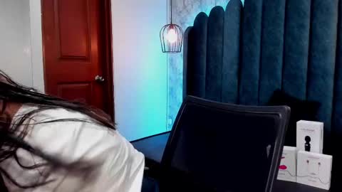              online show from February 2025 02:23:02 AM