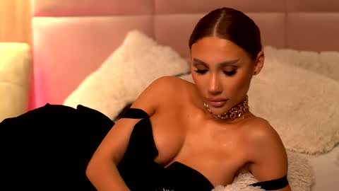 Ava online show from December 2025 12:30:01 AM