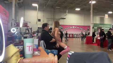 Snapshot of ava_west chatting on December 2024 10:28:02 PM Ava online show from December 2024 10:28:02 PM