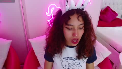 Snapshot of ava_williams_ chatting on February 2025 01:19:01 PM AVA online show from February 2025 01:19:01 PM