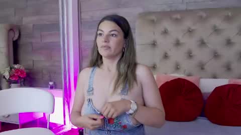 Snapshot of avahanson chatting on June 2026 07:23:01 PM AvaHnason online show from June 2026 07:23:01 PM