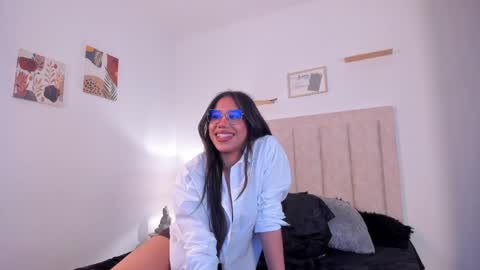 Avaline Help me reach 100 likes TRANSMISSION EVERY DAY FROM 39 PM online show from January 2025 11:50:02 AM