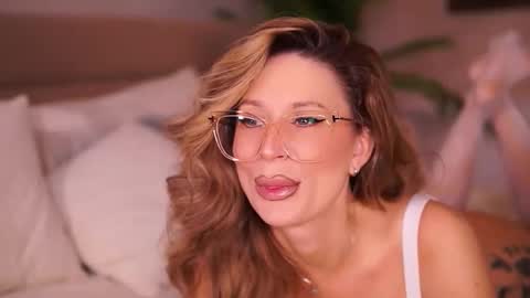 Ava online show from February 2026 03:47:02 AM