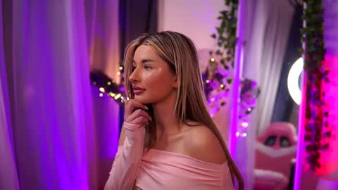 Carina online show from February 2025 02:42:02 AM