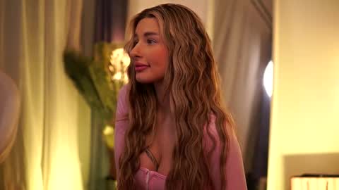 Carina online show from March 2025 03:08:01 AM