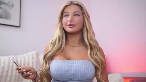 Carina online show from September 2025 08:56:02 PM