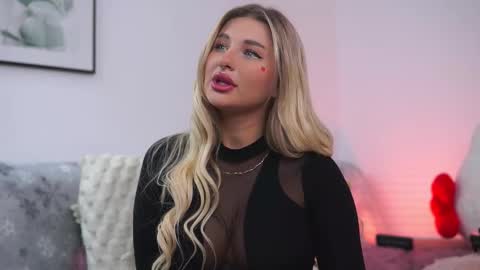 Carina online show from November 2025 10:34:02 PM