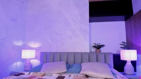 avawhiite online show from October 2025 06:39:02 PM