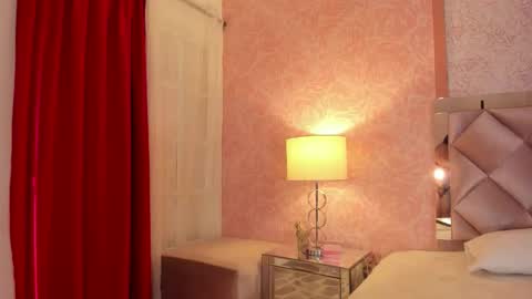 avawhiite online show from February 2026 07:48:01 PM