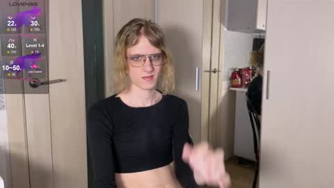 Snapshot of avery_adam chatting on February 2026 12:43:02 PM Alex online show from February 2026 12:43:02 PM