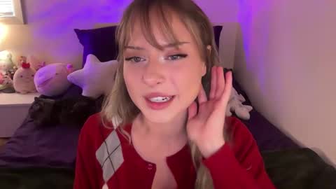 Avery  online show from November 2025 10:20:02 PM