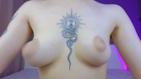 Snapshot of avgustina_love chatting on December 2025 08:23:01 AM avgustina_love online show from December 2025 08:23:01 AM