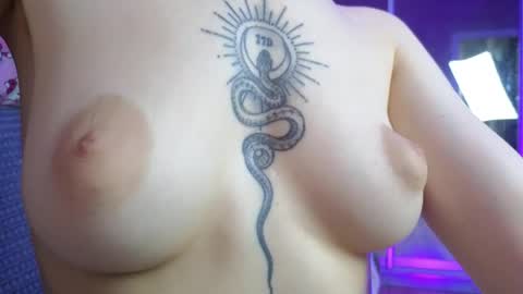 avgustina_love online show from April 2026 01:16:01 PM