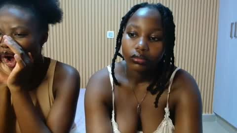 Avian online show from November 2025 03:25:01 PM