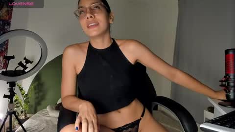   Follow me  Pvt and c2c is on  online show from April 2026 03:18:02 AM