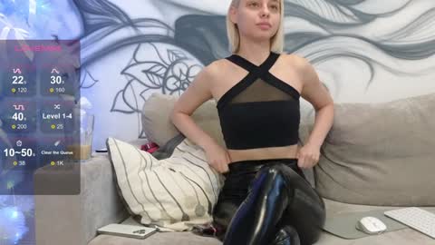 Snapshot of avr0ra chatting on January 2025 08:27:02 AM Goddess Avrora online show from January 2025 08:27:02 AM