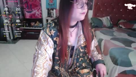 Snapshot of avril2809 chatting on October 2025 02:41:02 AM Abril online show from October 2025 02:41:02 AM