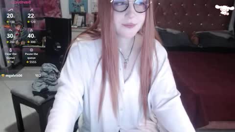 Snapshot of avril2809 chatting on November 2025 03:06:01 AM Abril online show from November 2025 03:06:01 AM