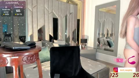 AVRIL online show from January 2025 09:40:01 PM