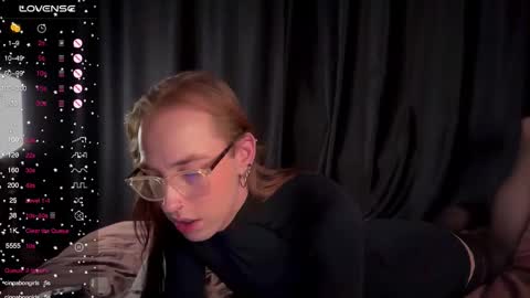 Snapshot of avril_pearly_ chatting on October 2025 08:26:01 PM avril_pearly_ online show from October 2025 08:26:01 PM