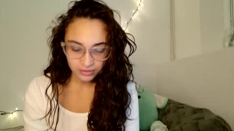 Avaia online show from January 2026 12:34:02 AM