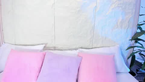 Avy  online show from November 2025 11:36:02 AM