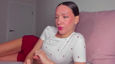 Awgustina online show from November 2025 09:12:02 AM