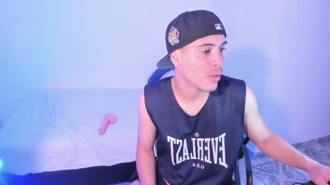 axel__fierro online show from April 2026 08:39:02 PM